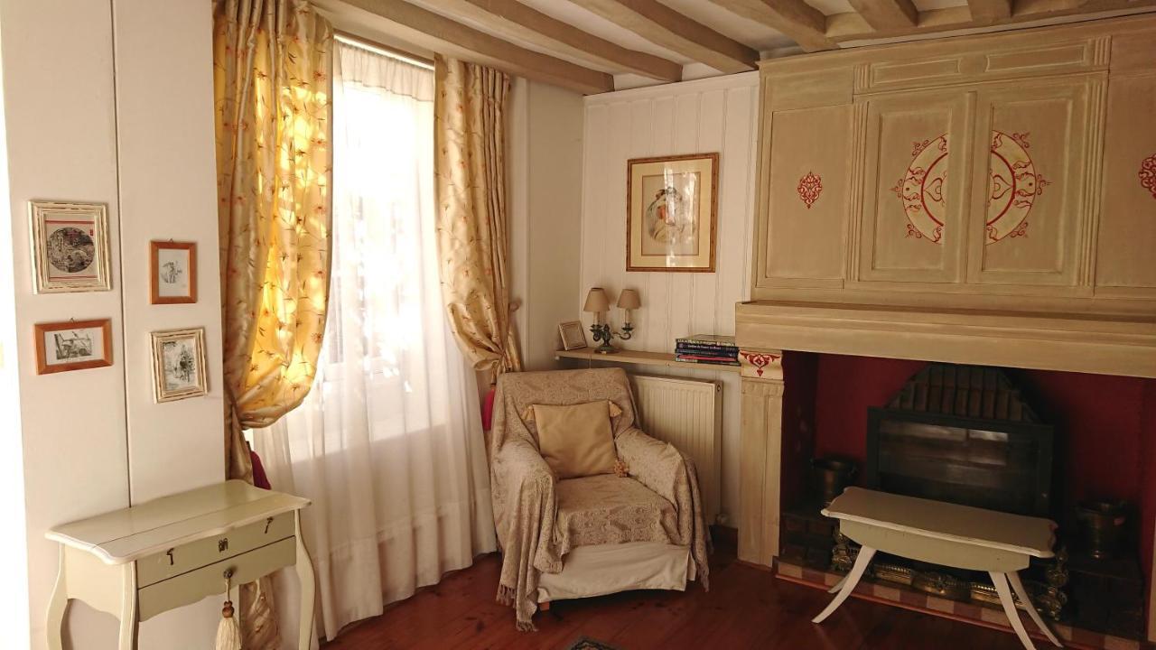 A L'Ombre Du Tilleul Apartment Giverny Bagian luar foto