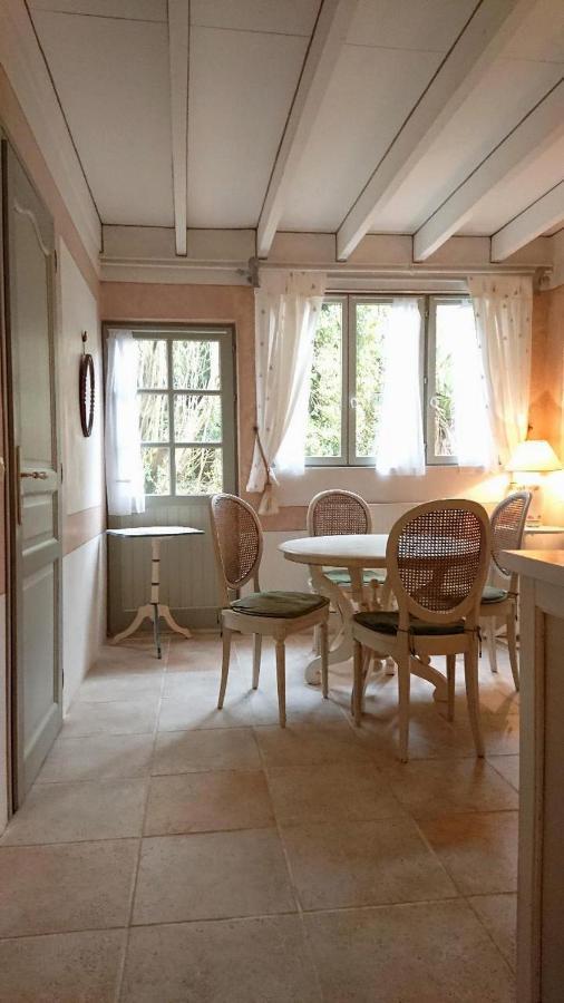 A L'Ombre Du Tilleul Apartment Giverny Bagian luar foto
