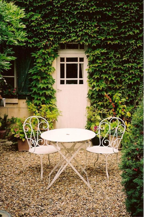 A L'Ombre Du Tilleul Apartment Giverny Bagian luar foto