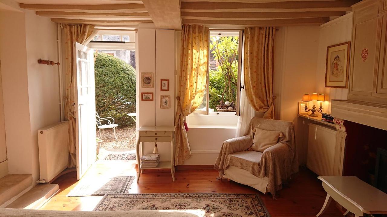 A L'Ombre Du Tilleul Apartment Giverny Bagian luar foto