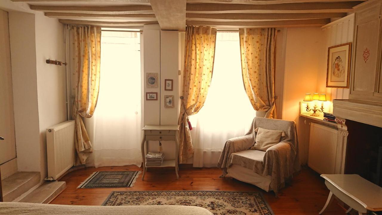 A L'Ombre Du Tilleul Apartment Giverny Bagian luar foto