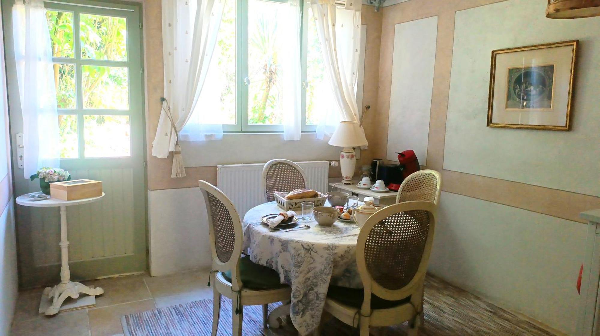 A L'Ombre Du Tilleul Apartment Giverny Bagian luar foto
